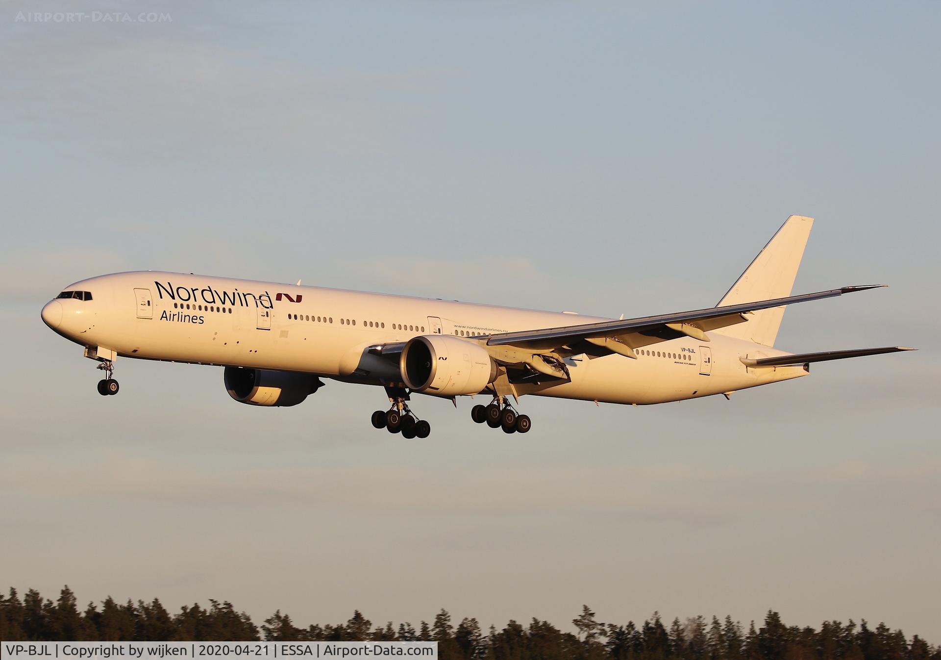 VP-BJL, 2005 Boeing 777-35E/ER C/N 32639, RWY 01L