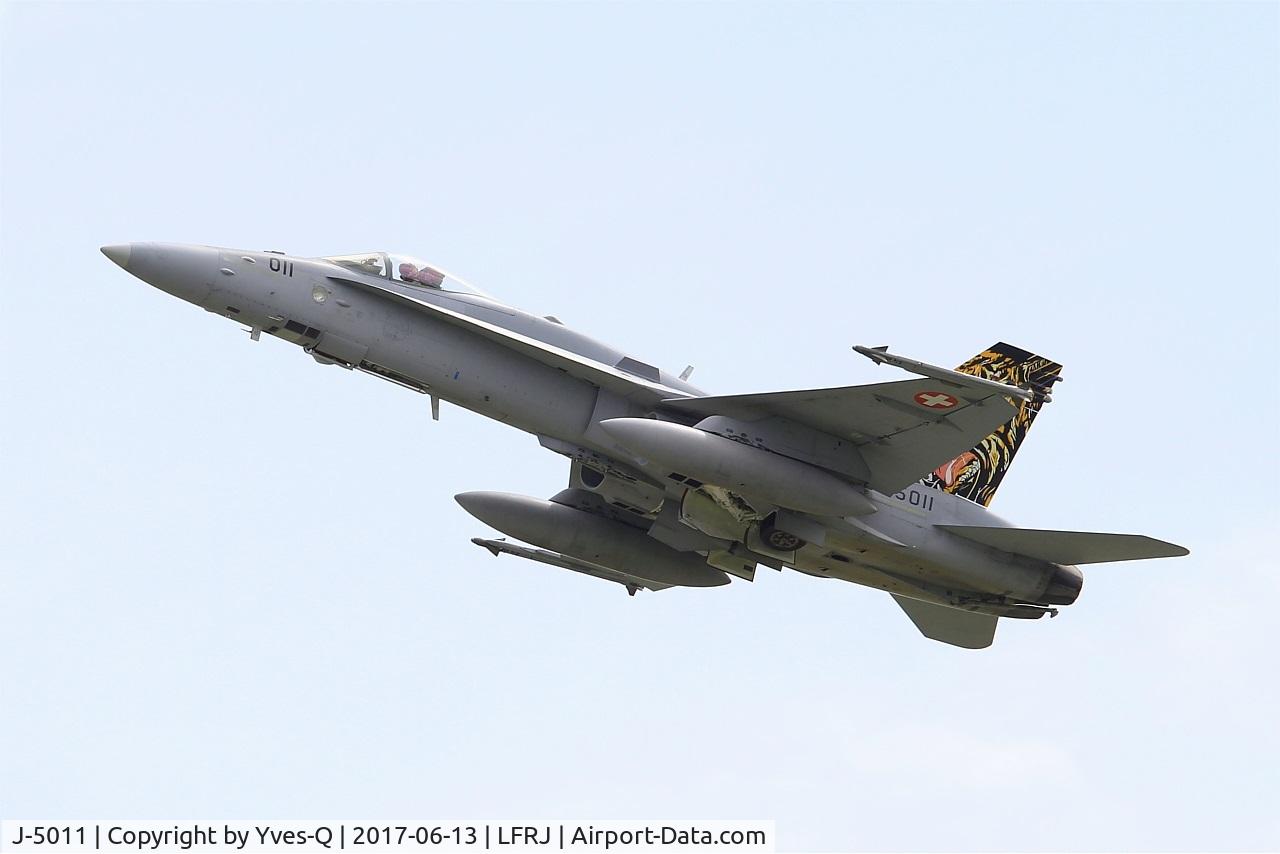 J-5011, McDonnell Douglas F/A-18C Hornet C/N 1351, McDonnell Douglas FA-18C Hornet, Take off rwy 08, Landivisiau Naval Air Base (LFRJ) Tiger Meet 2017