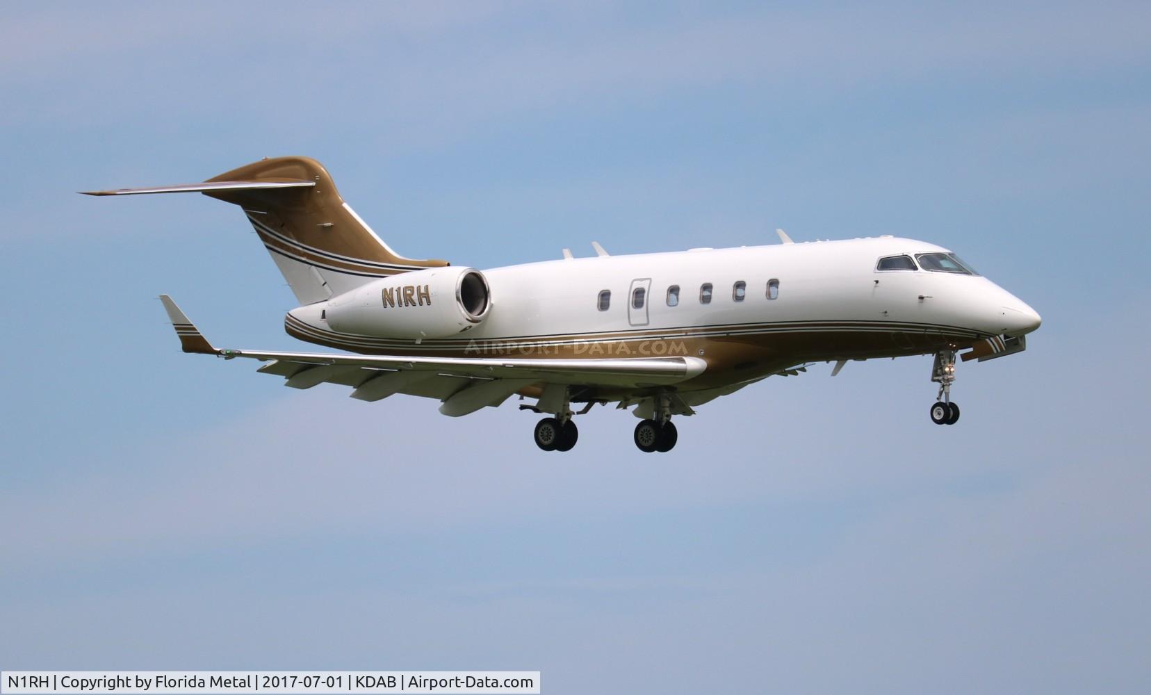 N1RH, 2012 Bombardier Challenger 300 (BD-100-1A10) C/N 20376, DAB spotting