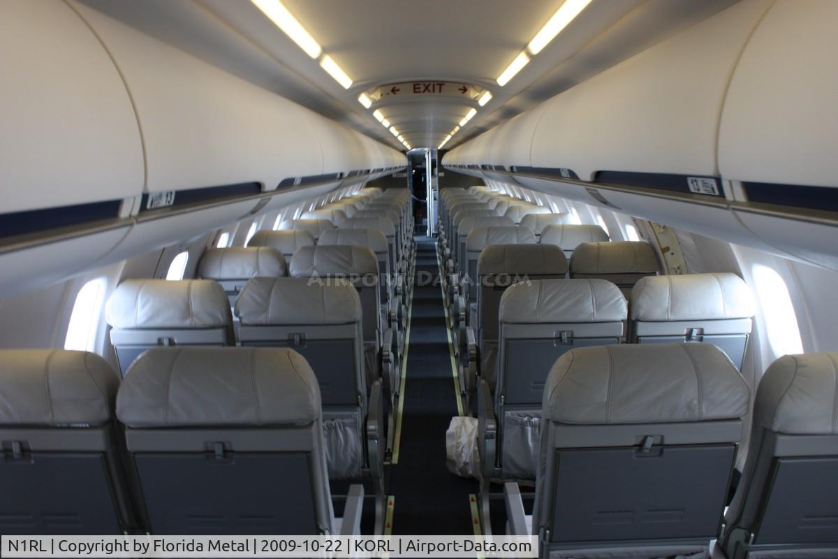 N1RL, 1999 Bombardier CRJ-700 (CL-600-2C10) Regional Jet C/N 10004, NBAA 2009