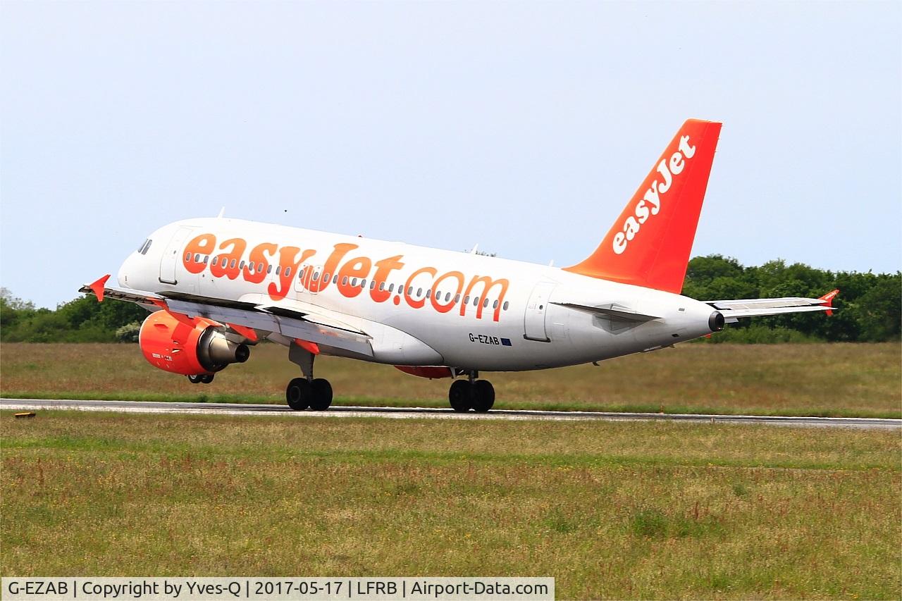 G-EZAB, 2006 Airbus A319-111 C/N 2681, Airbus A319-111, Landing rwy 25L, Brest-Bretagne airport (LFRB-BES)