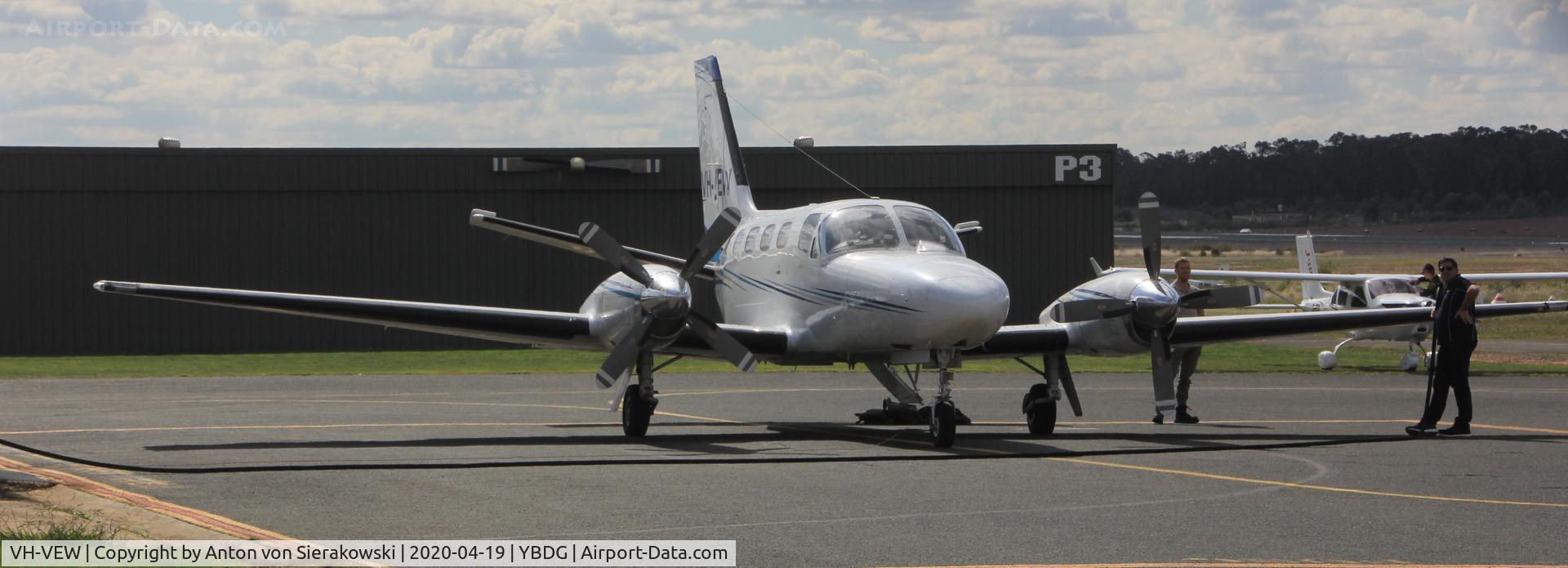 VH-VEW, 1982 Cessna 441 Conquest II C/N 441-0264, Conquest at Bendigo (YBDG) while refueling.