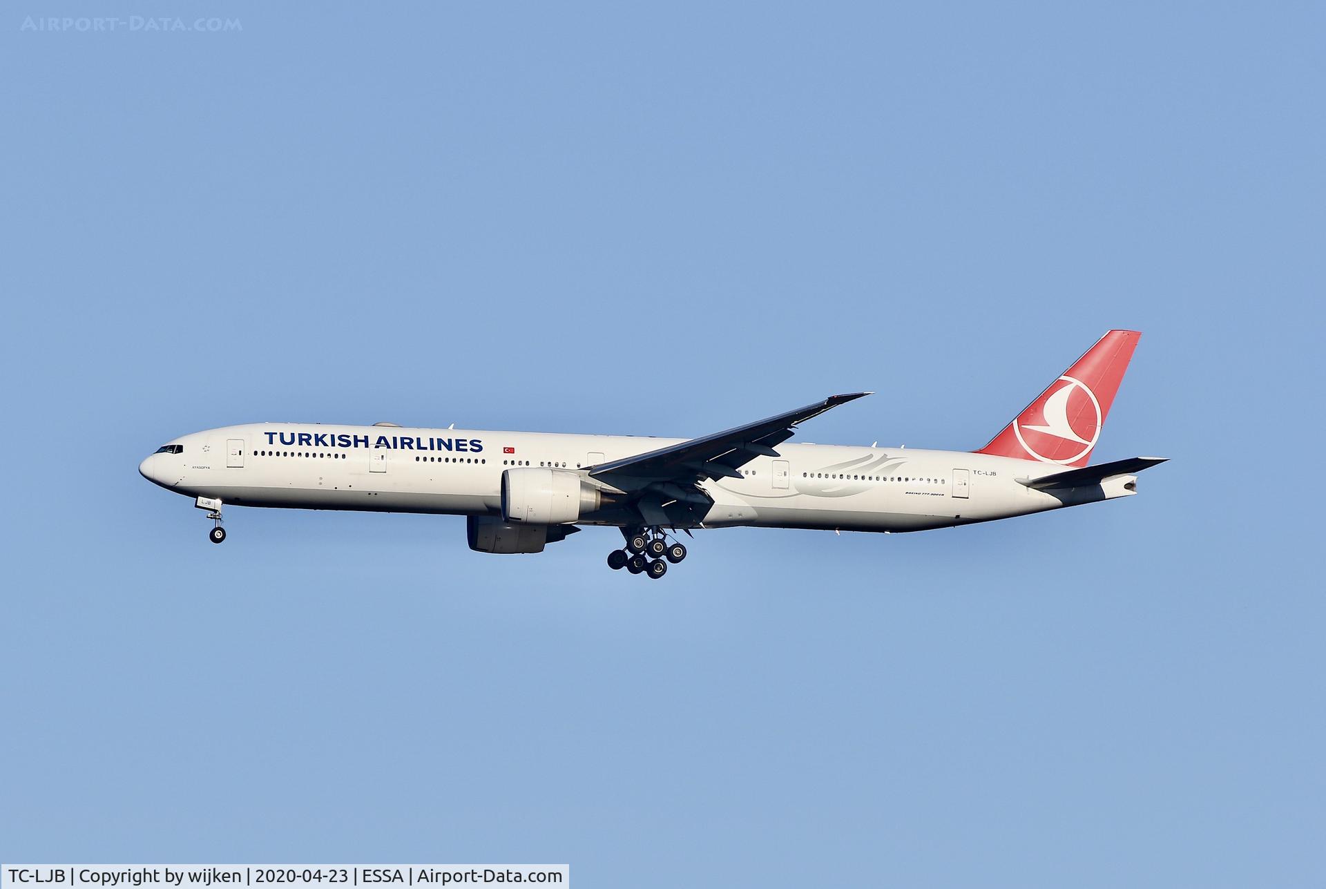 TC-LJB, 2015 Boeing 777-3F2/ER C/N 44124, RWY 01L