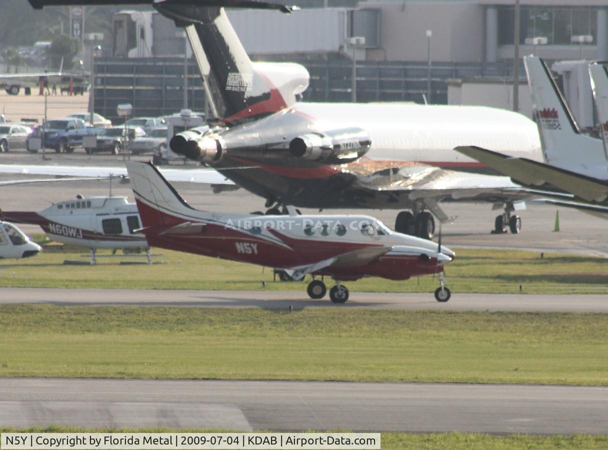 N5Y, 1967 Beech 65-A90 C/N LJ-272, DAB spotting