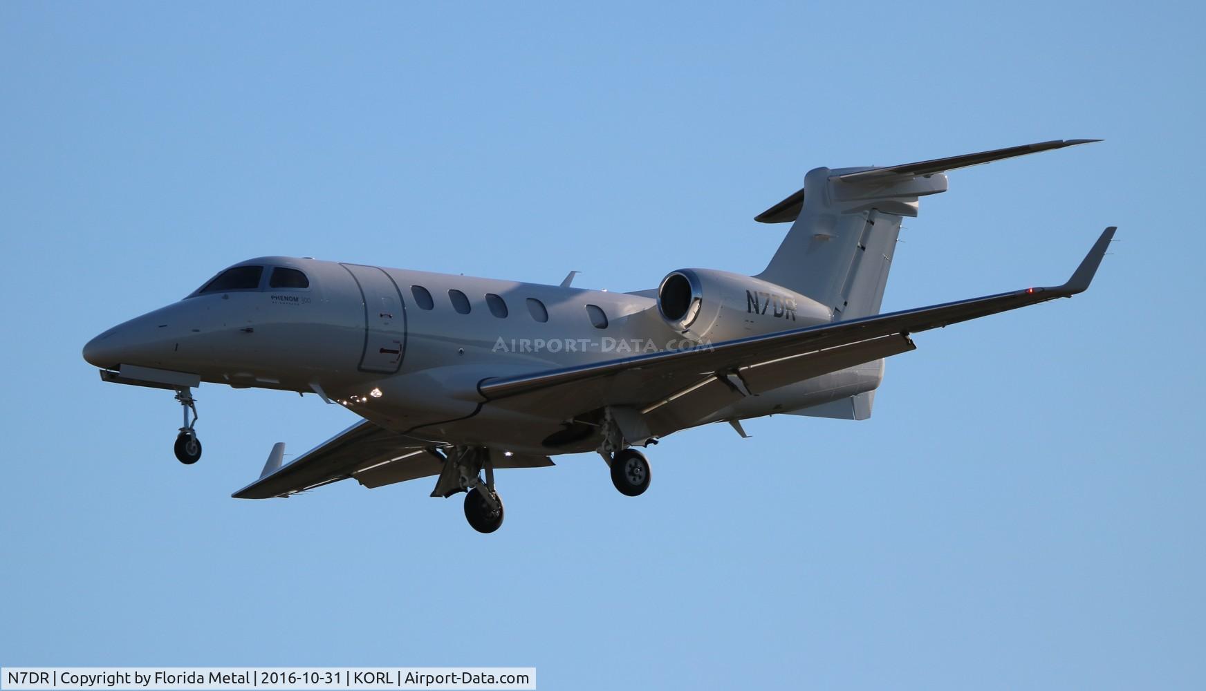 N7DR, 2015 Embraer EMB-505 Phenom 300 C/N 50500323, NBAA 2016