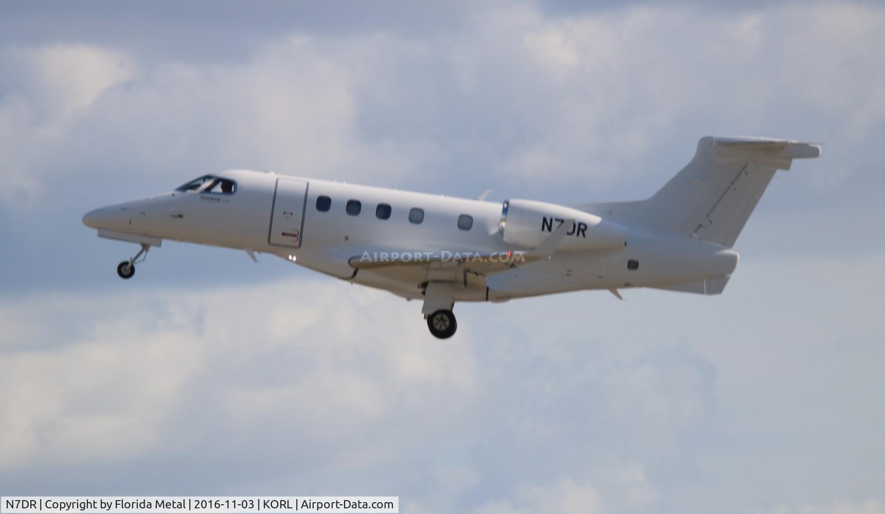 N7DR, 2015 Embraer EMB-505 Phenom 300 C/N 50500323, NBAA 2016
