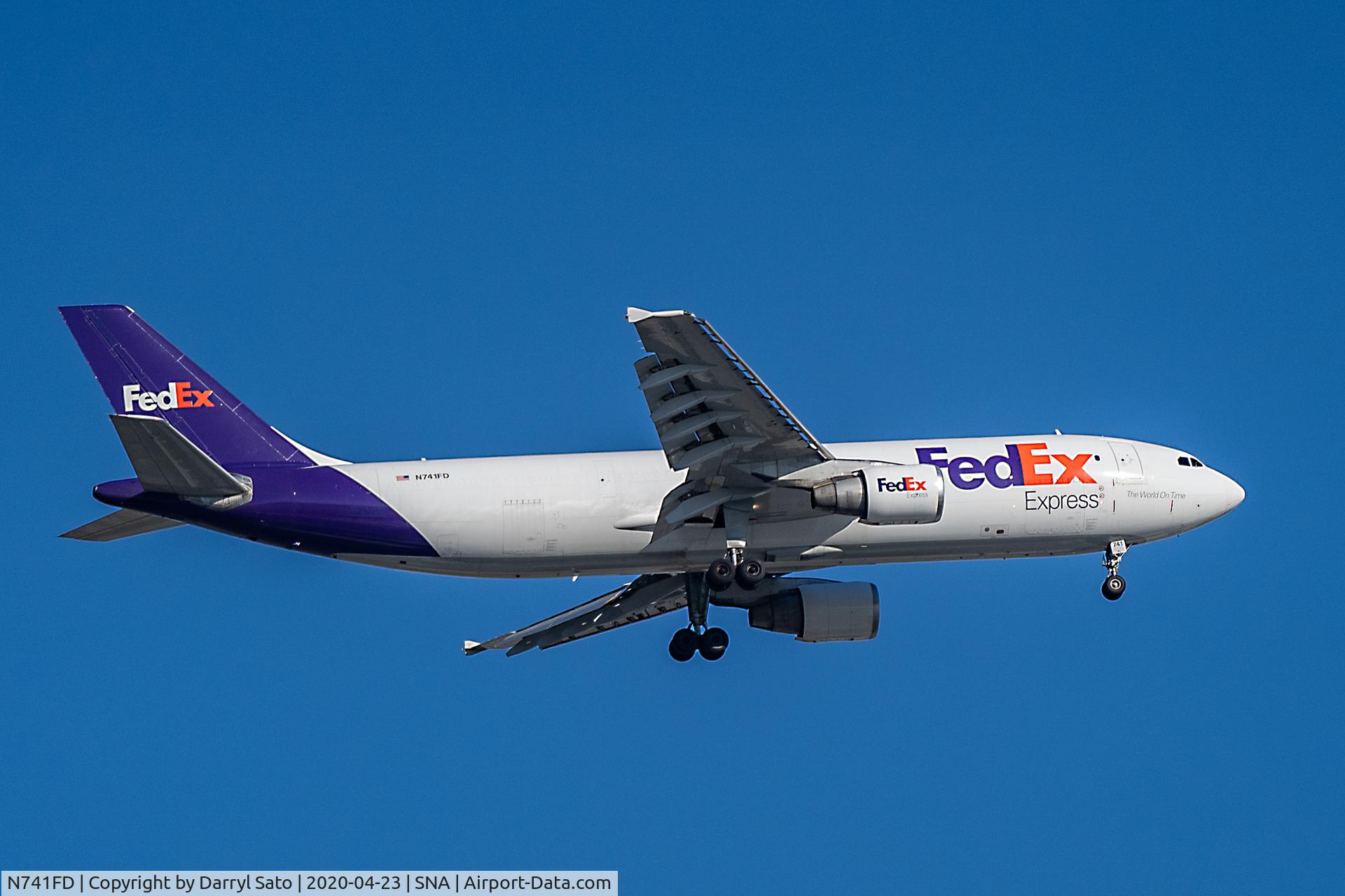 N741FD, 1991 Airbus A300B4-622R C/N 611, Airbus A300 on final at SNA