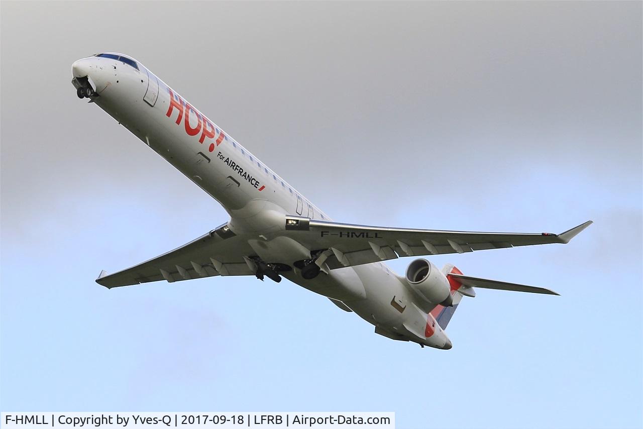 F-HMLL, 2011 Bombardier CRJ-1000EL NG (CL-600-2E25) C/N 19017, Bombardier CRJ-1000, Take off rwy 25L, Brest-Bretagne airport (LFRB-BES)