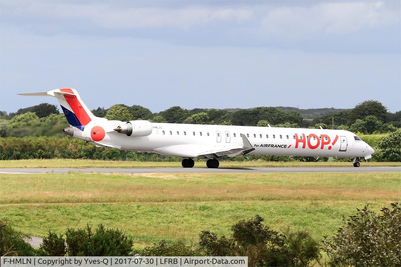 F-HMLN, 2012 Bombardier CRJ-1000EL NG (CL-600-2E25) C/N 19024, F-HMLN - Bombardier CRJ-1000EL NG, Taxiing rwy 25L, Brest-Bretagne Airport (LFRB-BES)