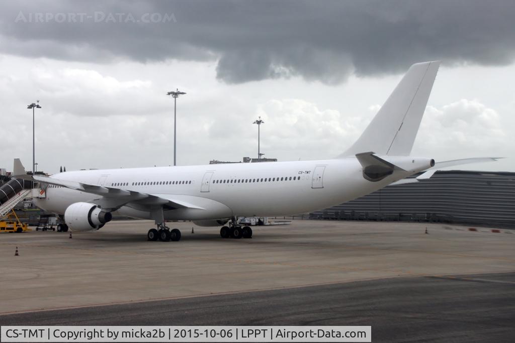 CS-TMT, 1996 Airbus A330-322 C/N 096, Parked