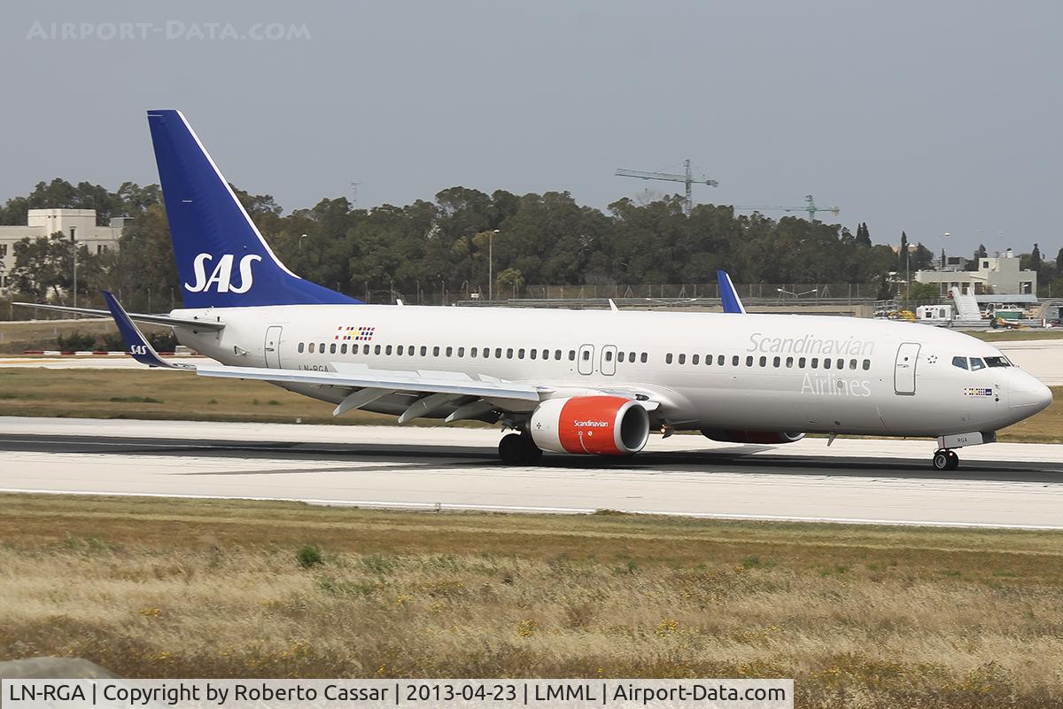 LN-RGA, 2012 Boeing 737-86N C/N 39397, Runway 13