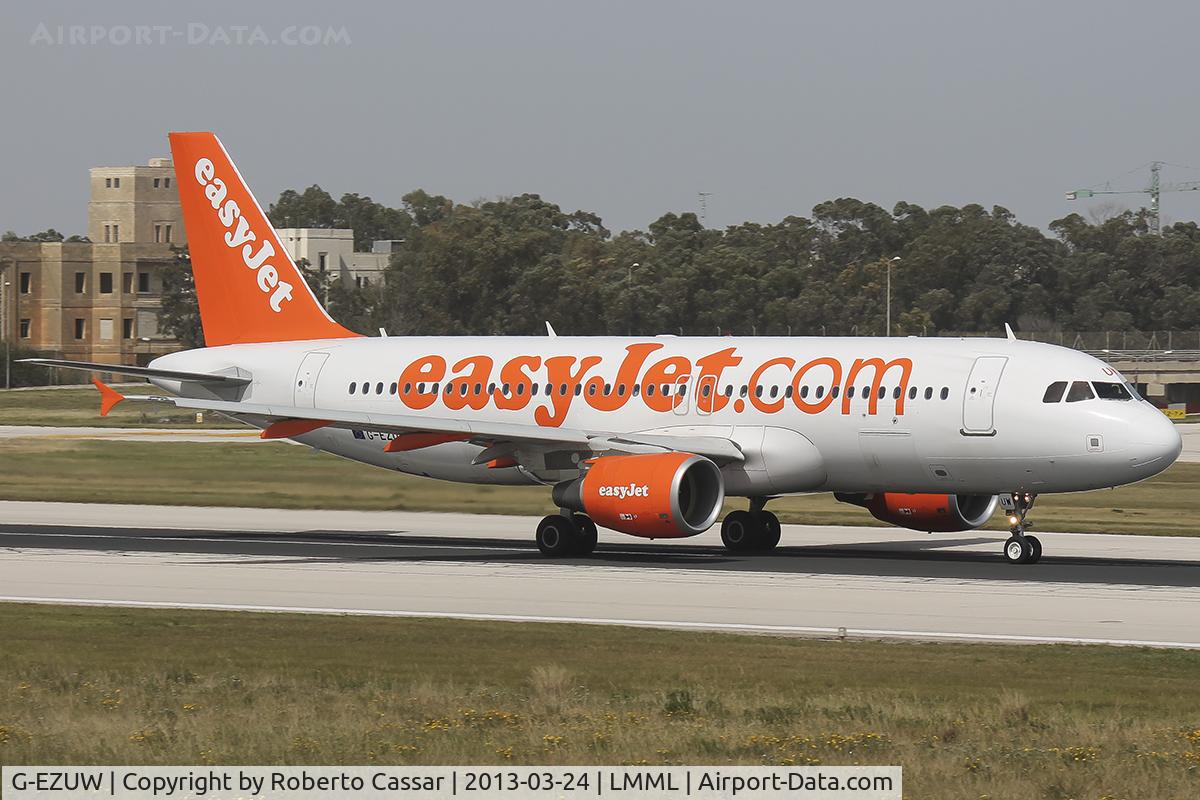 G-EZUW, 2012 Airbus A320-214 C/N 5116, Runway 13