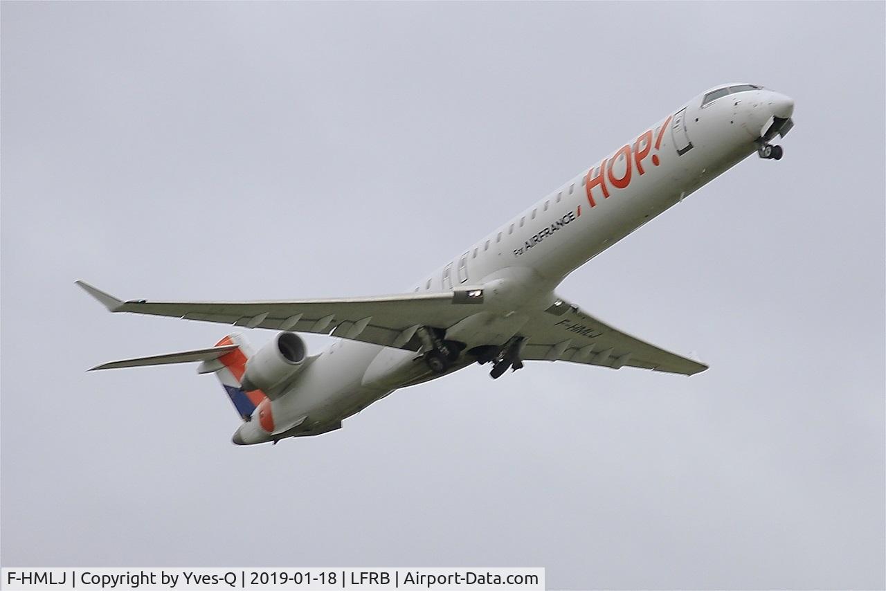 F-HMLJ, 2011 Bombardier CRJ-1000EL NG (CL-600-2E25) C/N 19015, Canadair Regional Jet CRJ-1000, Take offl rwy 07R, Brest-Bretagne Airport (LFRB-BES)