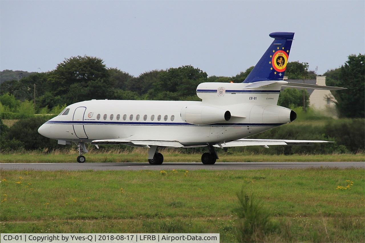 CD-01, 1991 Dassault Falcon 900B C/N 109, Dassault Falcon 900B, Lining up rwy 25L, Brest-Bretagne airport (LFRB-BES)