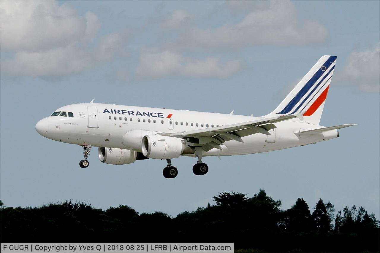 F-GUGR, 2007 Airbus A318-111 C/N 3009, Airbus A318-111, On final rwy 25L, Brest-Bretagne airport (LFRB-BES)