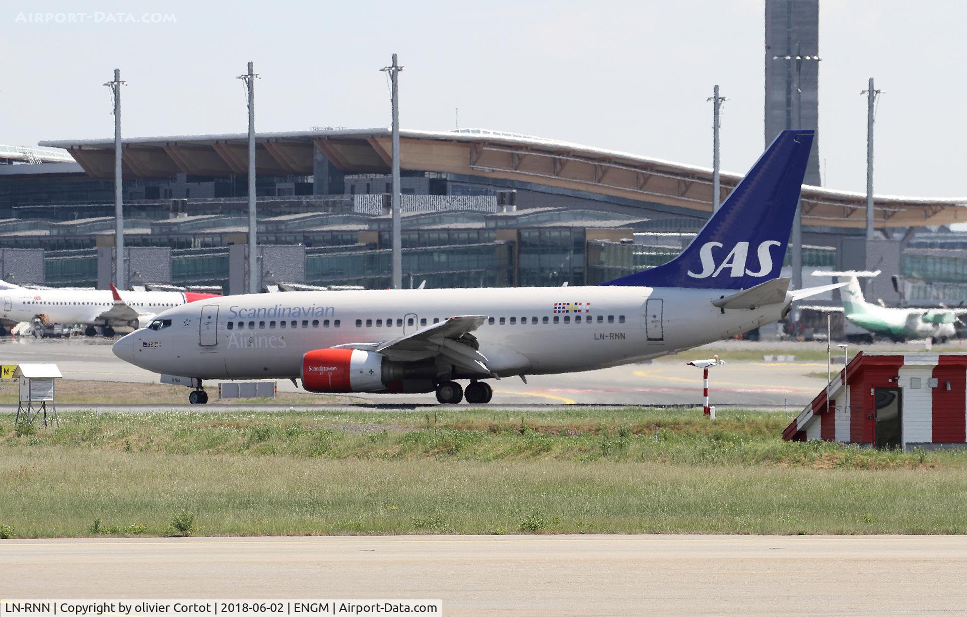LN-RNN, 2000 Boeing 737-783 C/N 28315, in the heat of the norvegian summer