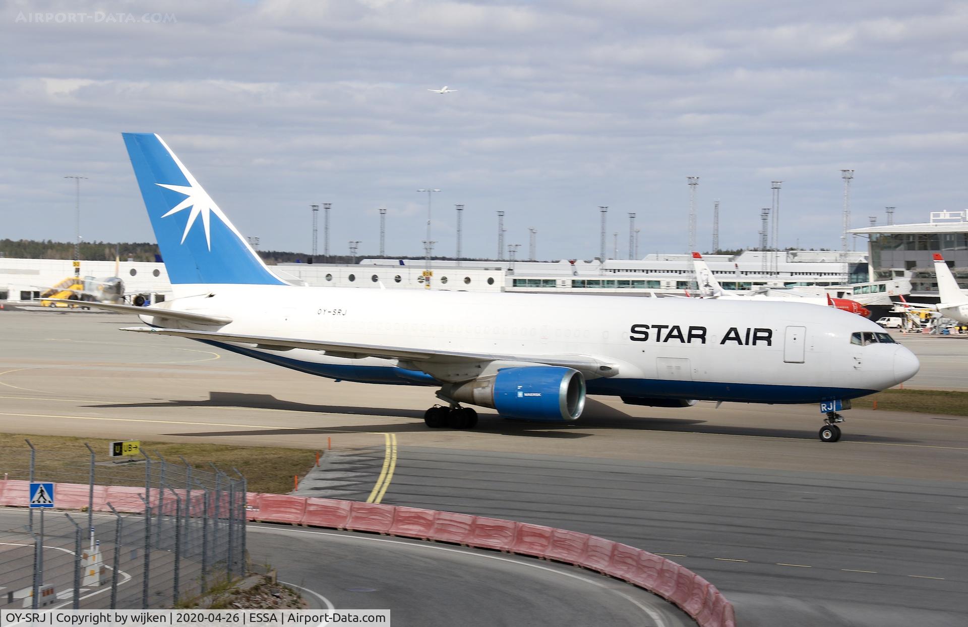 OY-SRJ, 1994 Boeing 767-25E(BDSF) C/N 27195, Taxiway U