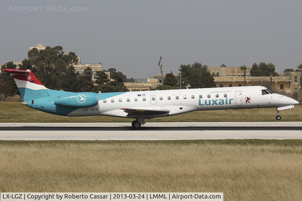 LX-LGZ, 2000 Embraer EMB-145LU (ERJ-145LU) C/N 145258, Runway 13