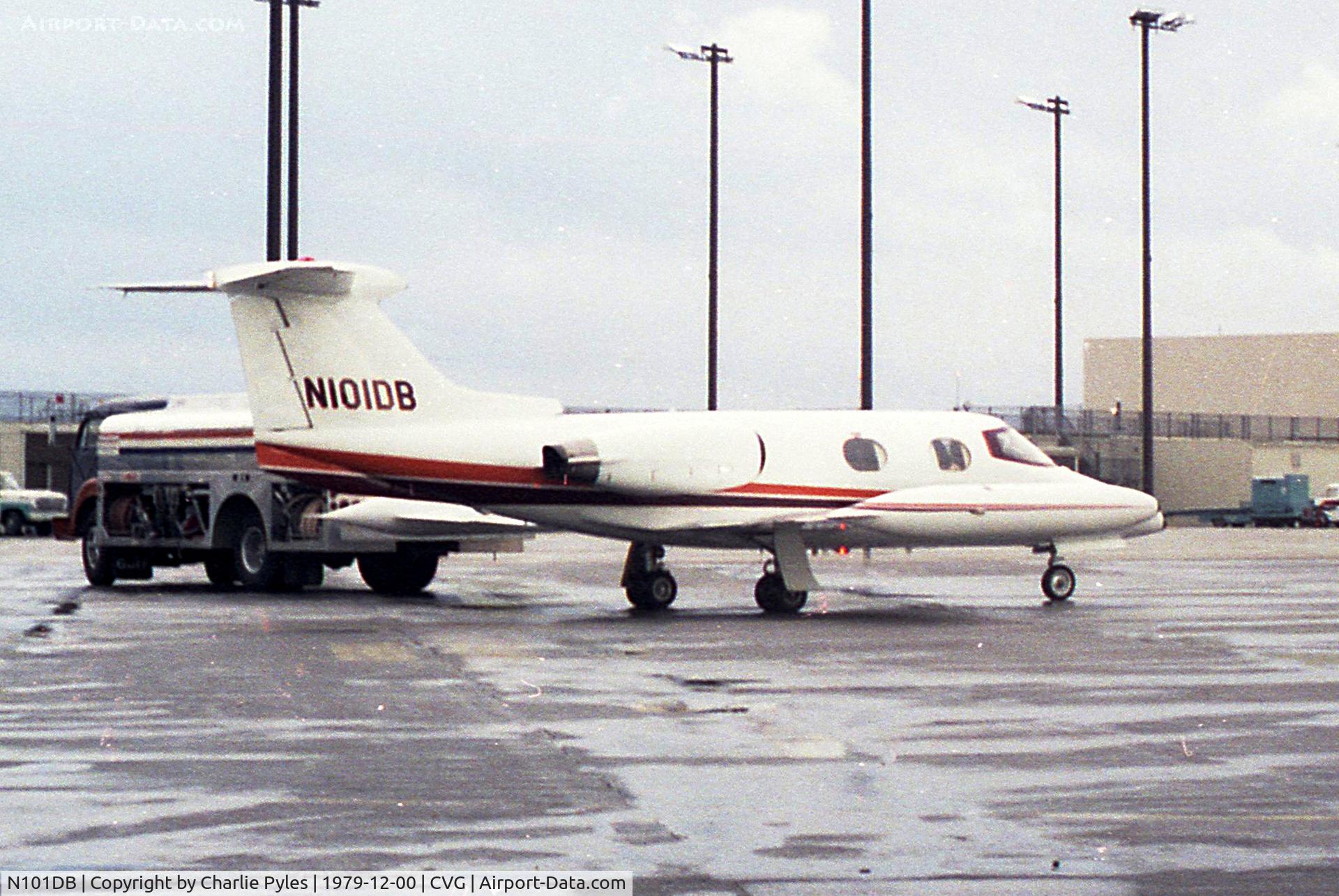 N101DB, 1965 Learjet 23 C/N 23-070, On a rainy day. Sold to Mexico rr XA-RZM