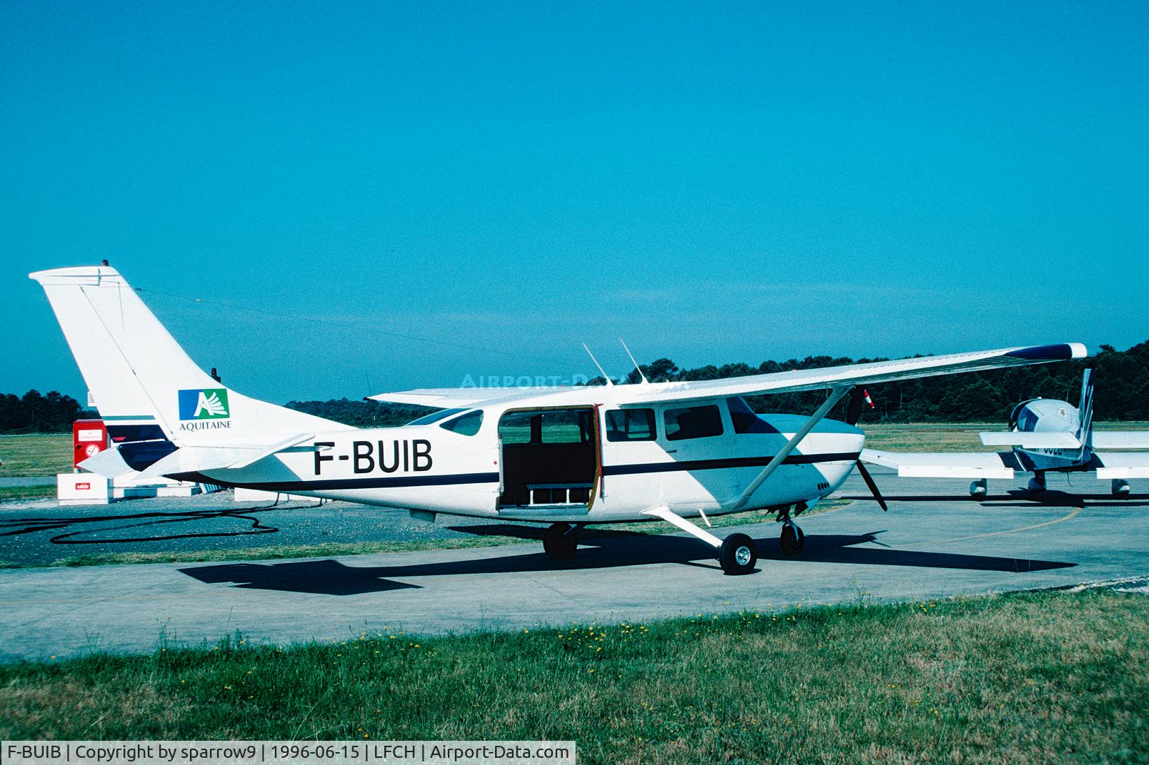F-BUIB, 1972 Cessna 207 C/N 207-00217, At Arcachon-La Teste-de-Buch. Used for paradropping. Deregistered 2000-06-29. Scanned from a slide.