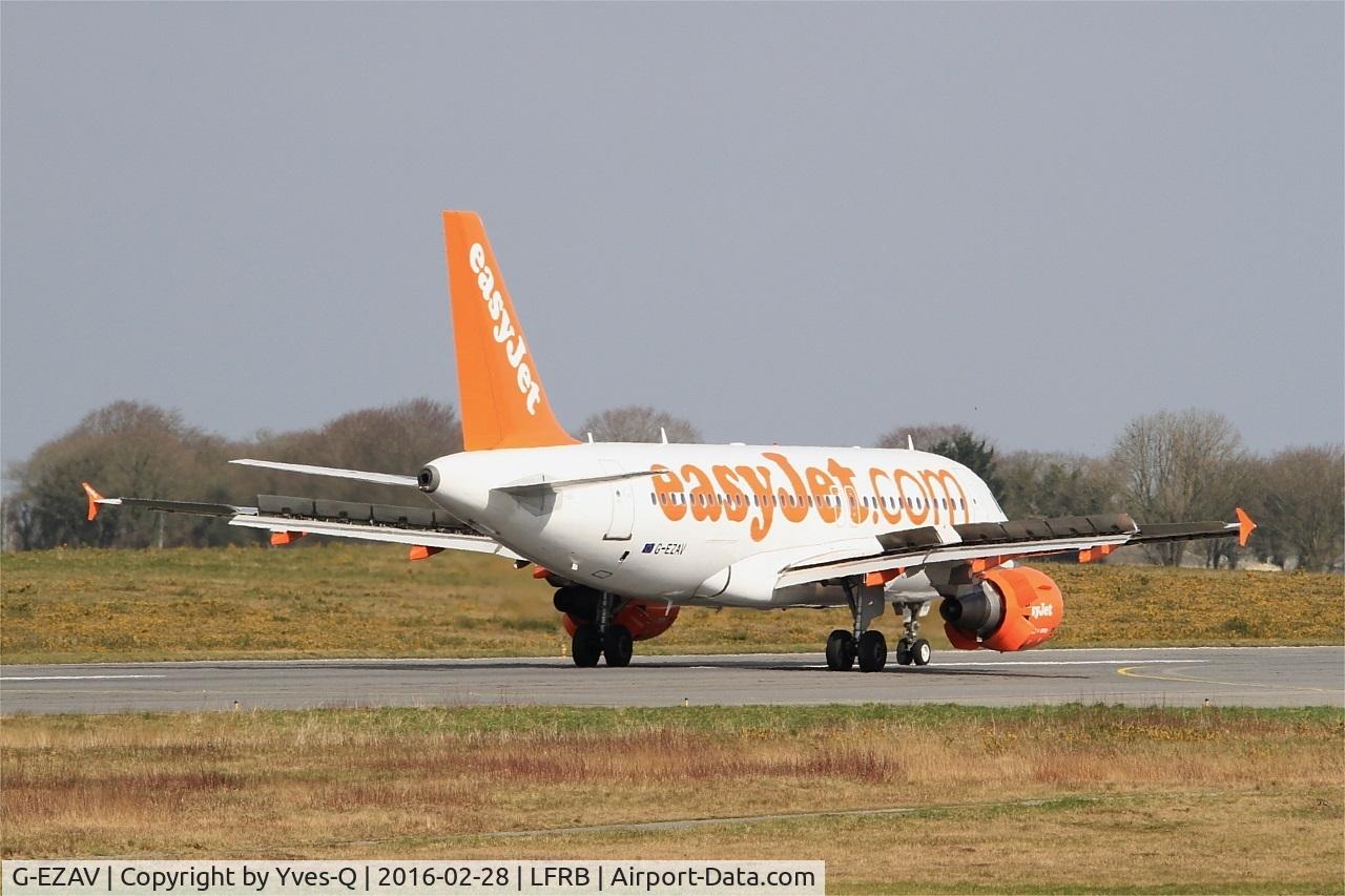 G-EZAV, 2006 Airbus A319-111 C/N 2803, Airbus A319-111, Reverse thrust landing rwy 07R, Brest-Bretagne Airport (LFRB-BES)