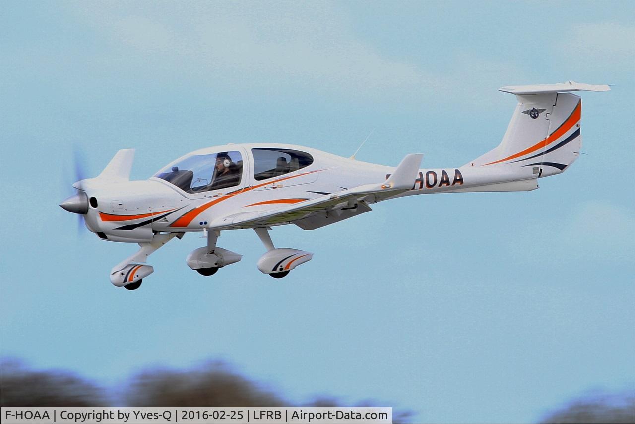 F-HOAA, Diamond DA-40 Diamond Star C/N D4.148, Diamond DA-40 Diamond Star, On final rwy 25L, Brest-Bretagne Airport (LFRB-BES)