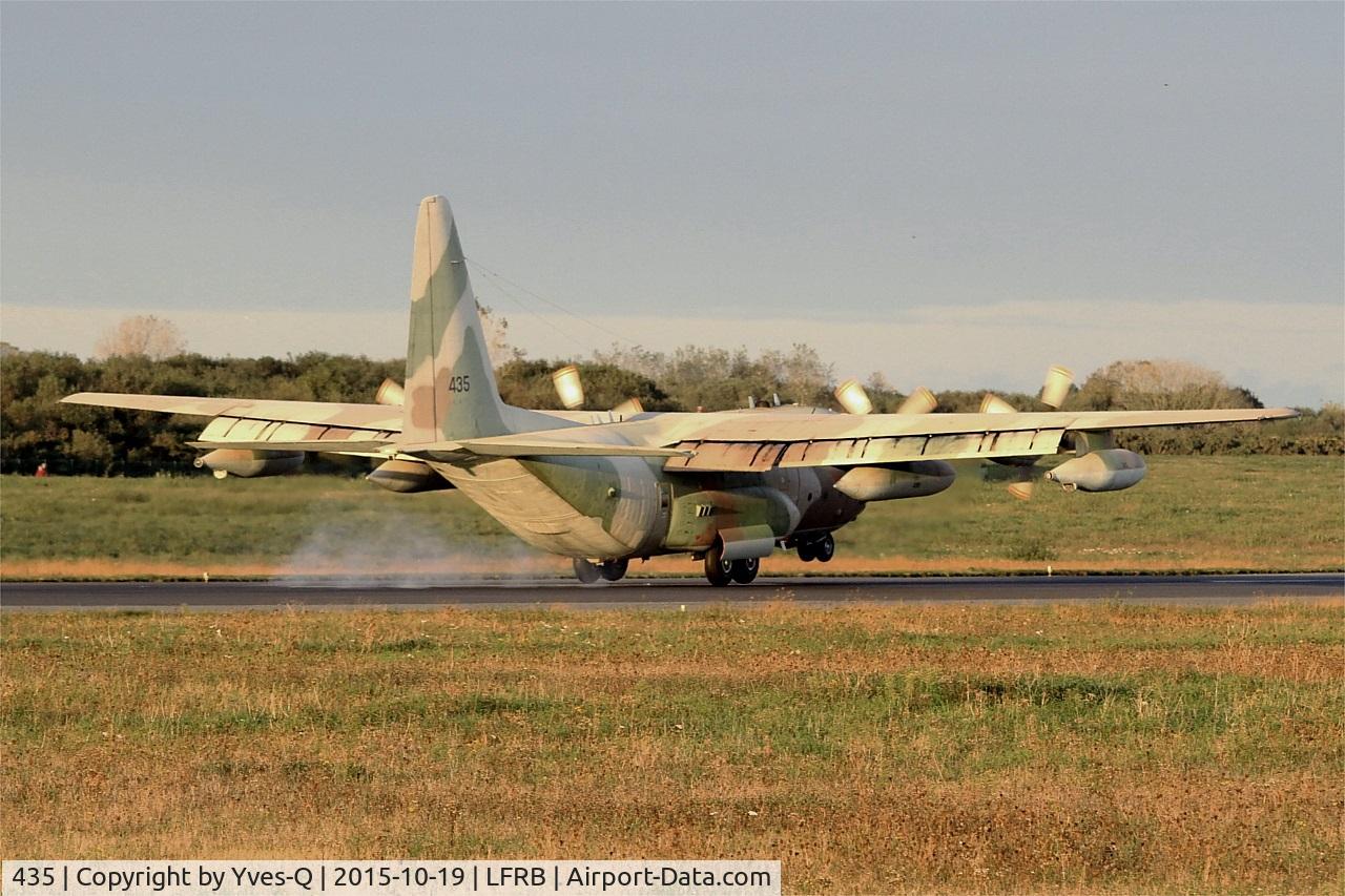 435, 1974 Lockheed C-130E Karnaf Hercules C/N 382-4668, Lockheed C-130H Karnaf, On final rwy 07R, Brest-Bretagne Airport (LFRB-BES)
