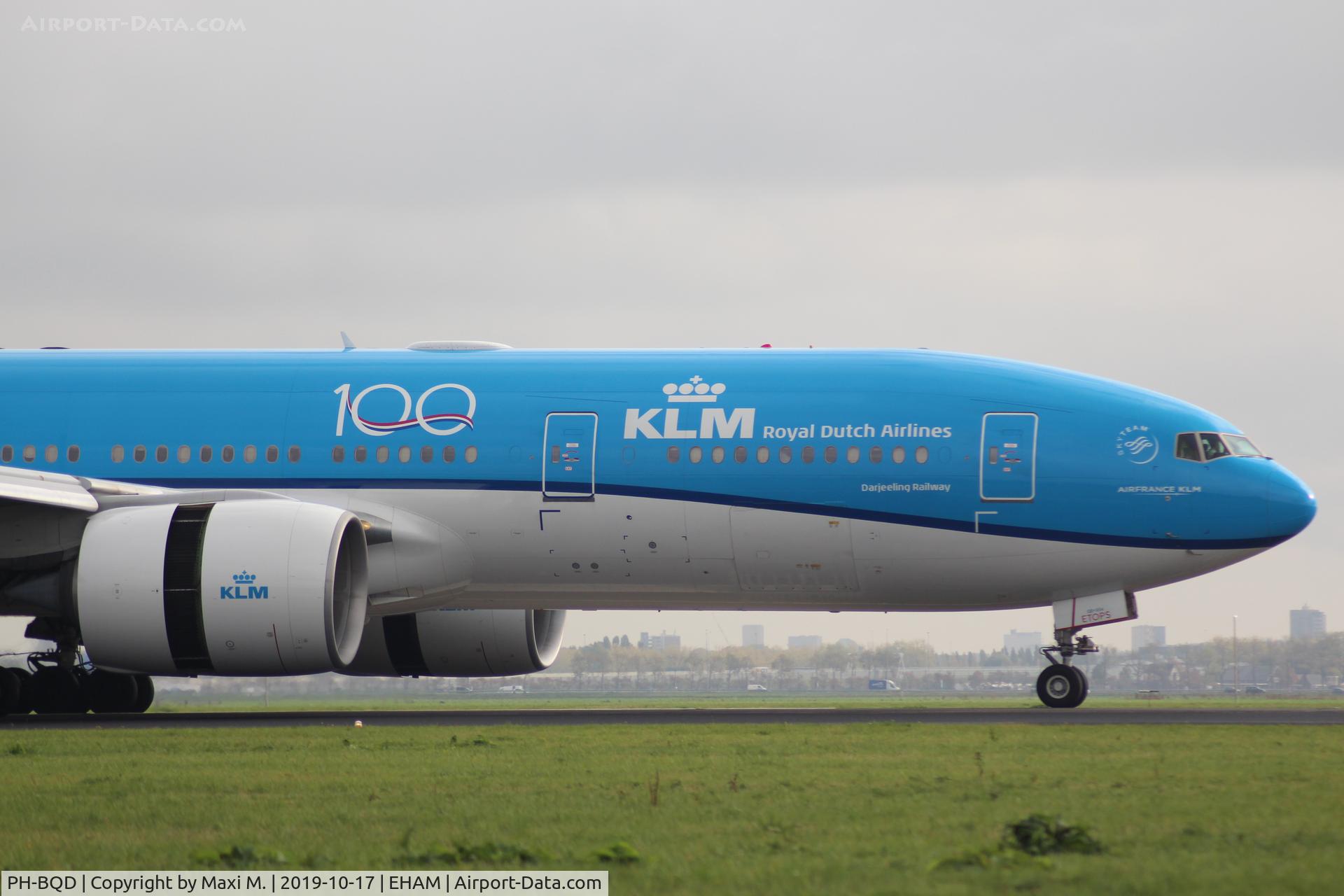 PH-BQD, 2003 Boeing 777-206/ER C/N 33713, Boeing 777-206 rolling out on Polderbaan in Amsterdam Schiphol