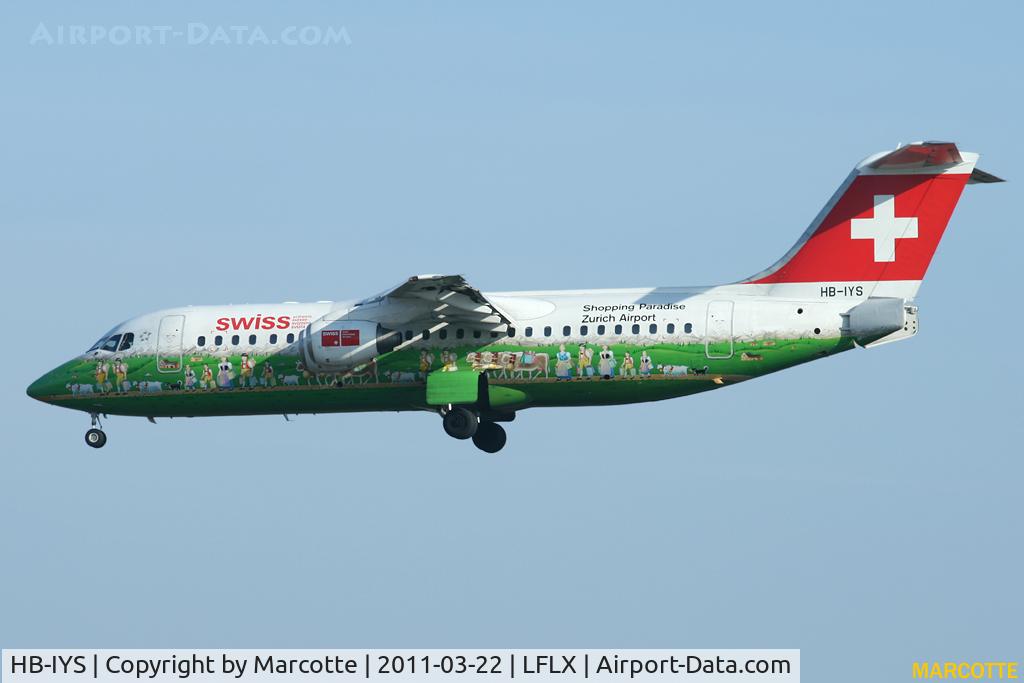 HB-IYS, 2001 British Aerospace Avro 146-RJ100 C/N E3381, training session.