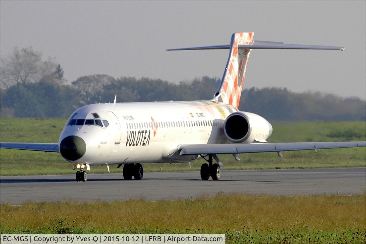EC-MGS, 2000 Boeing 717-2CM C/N 55061, Boeing 717-2CM, Taxiing rwy 07R, Brest-Bretagne Airport (LFRB-BES)