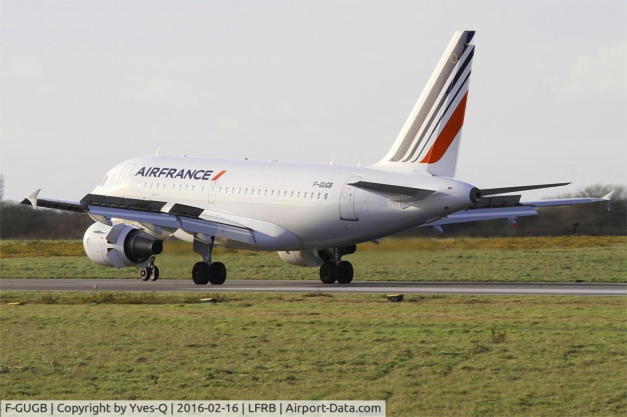 F-GUGB, 2003 Airbus A318-111 C/N 2059, Airbus A318-111, Reverse thrust landing rwy 25L, Brest-Bretagne airport (LFRB-BES)
