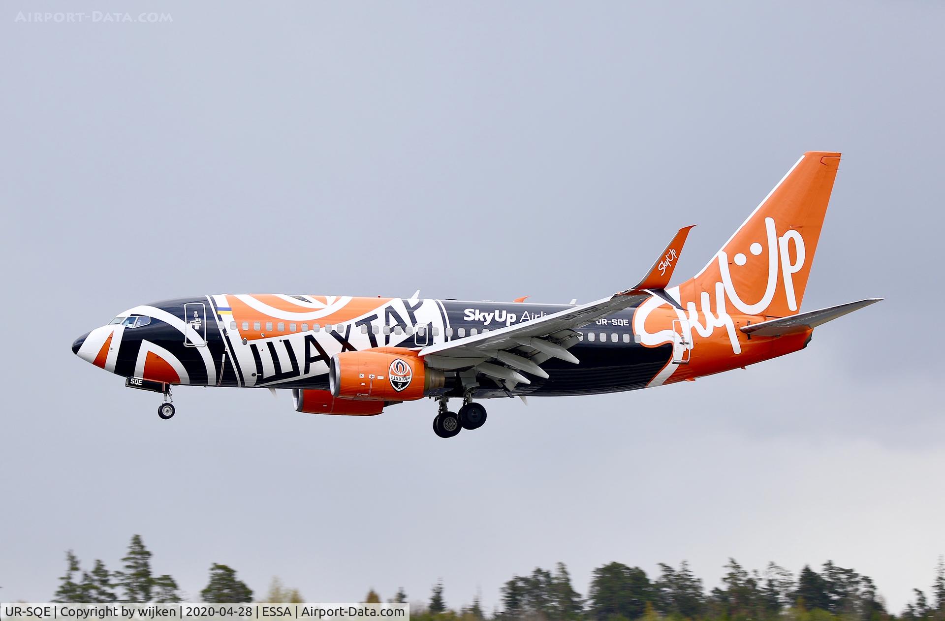 UR-SQE, 2003 Boeing 737-75C C/N 30034, Shakhtar Donetsk livery  RWY 01L