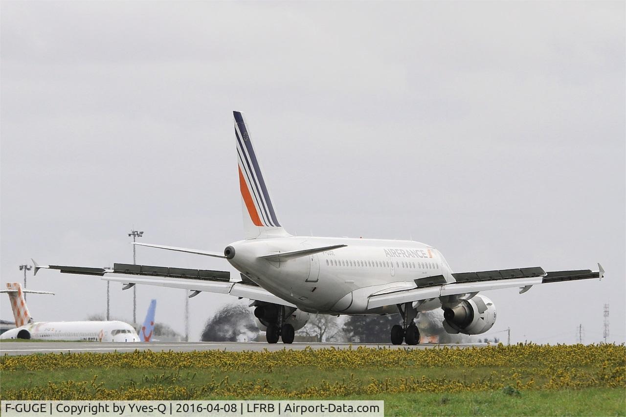 F-GUGE, 2003 Airbus A318-111 C/N 2100, Airbus A318-111, Reverse thrust landing rwy 25L, Brest-Bretagne Airport (LFRB-BES)
