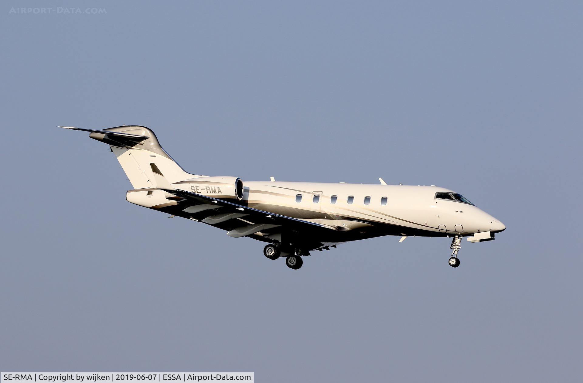 SE-RMA, 2006 Bombardier Challenger 300 (BD-100-1A10) C/N 20136, RWY 19L