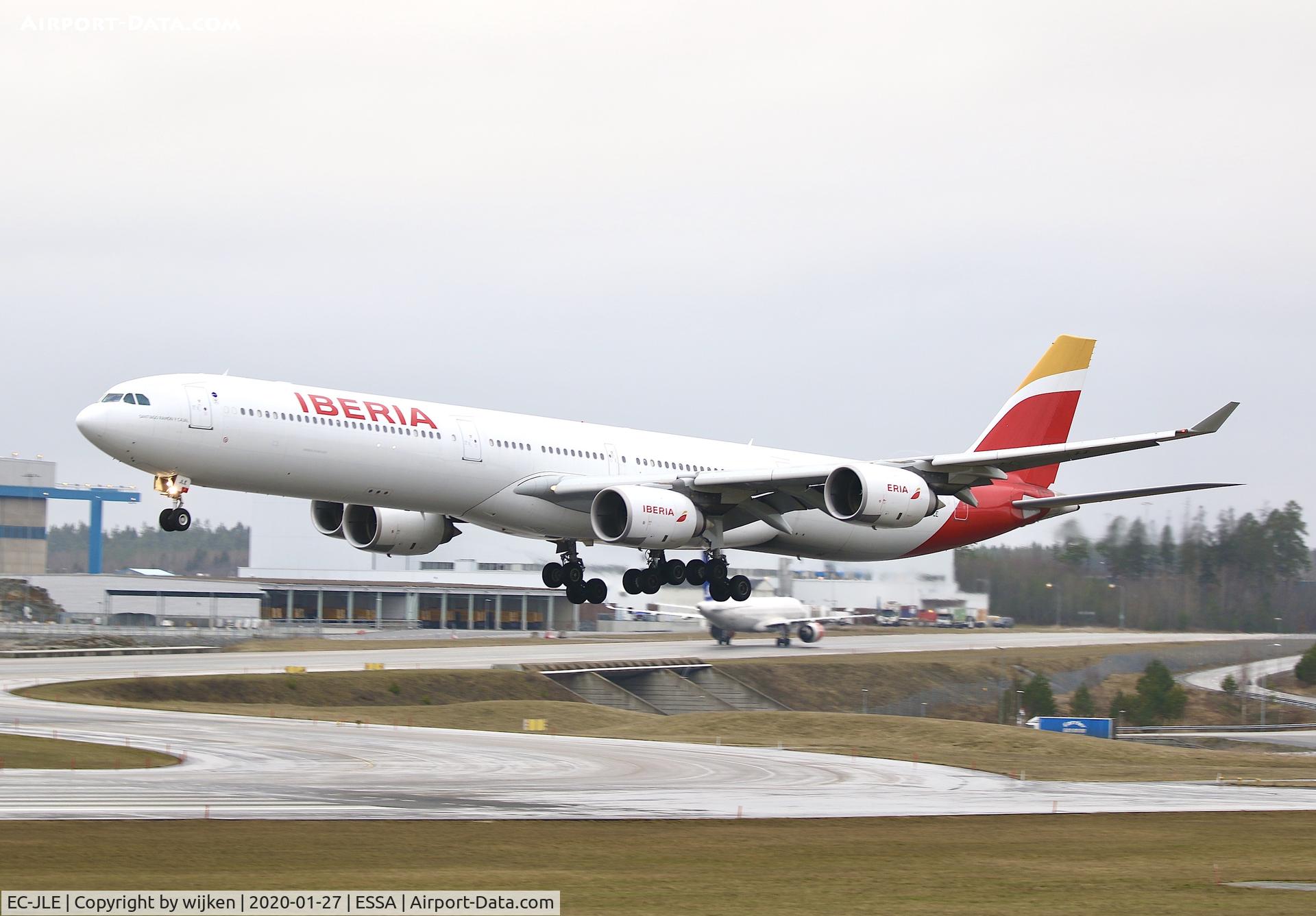 EC-JLE, 2005 Airbus A340-642 C/N 702, RWY 19L