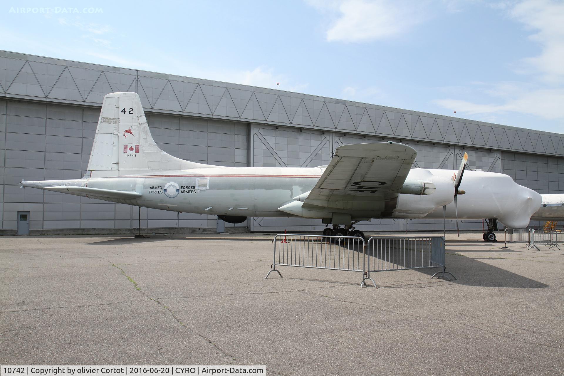 10742, Canadair CP-107 Argus 2 (CL-28-2) C/N 33, june 2016