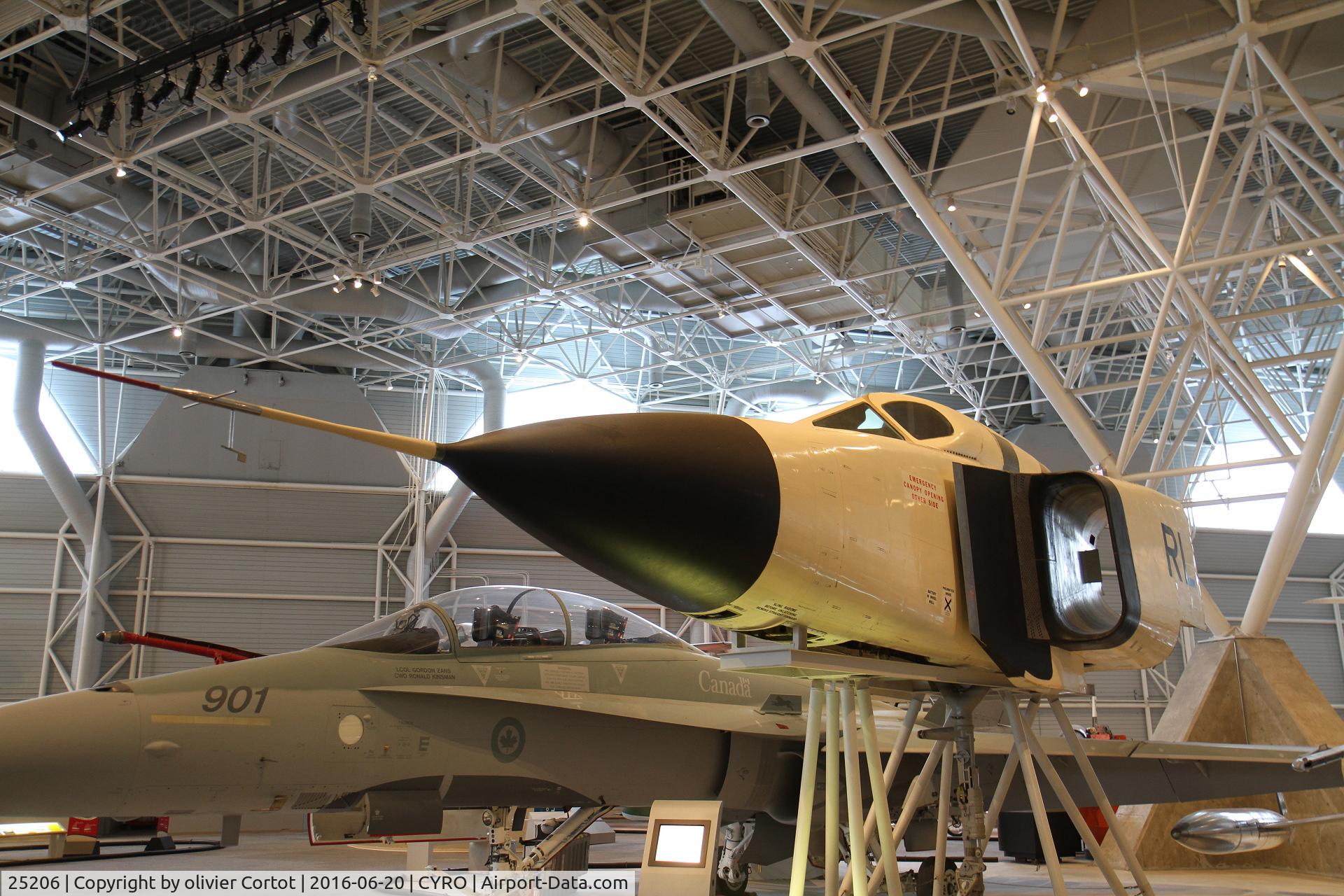 25206, 1959 Avro Canada CF-105 Arrow  Mk 2 C/N 6, left side
