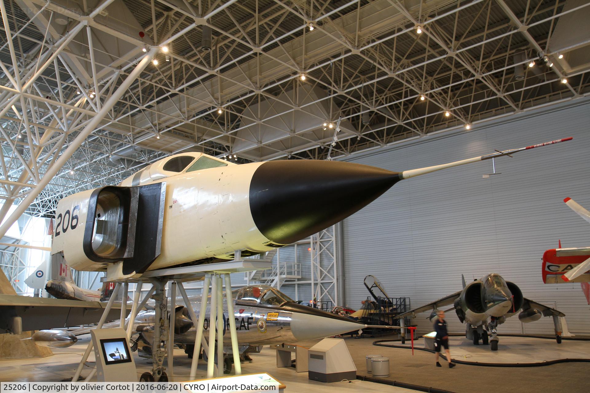 25206, 1959 Avro Canada CF-105 Arrow  Mk 2 C/N 6, right side