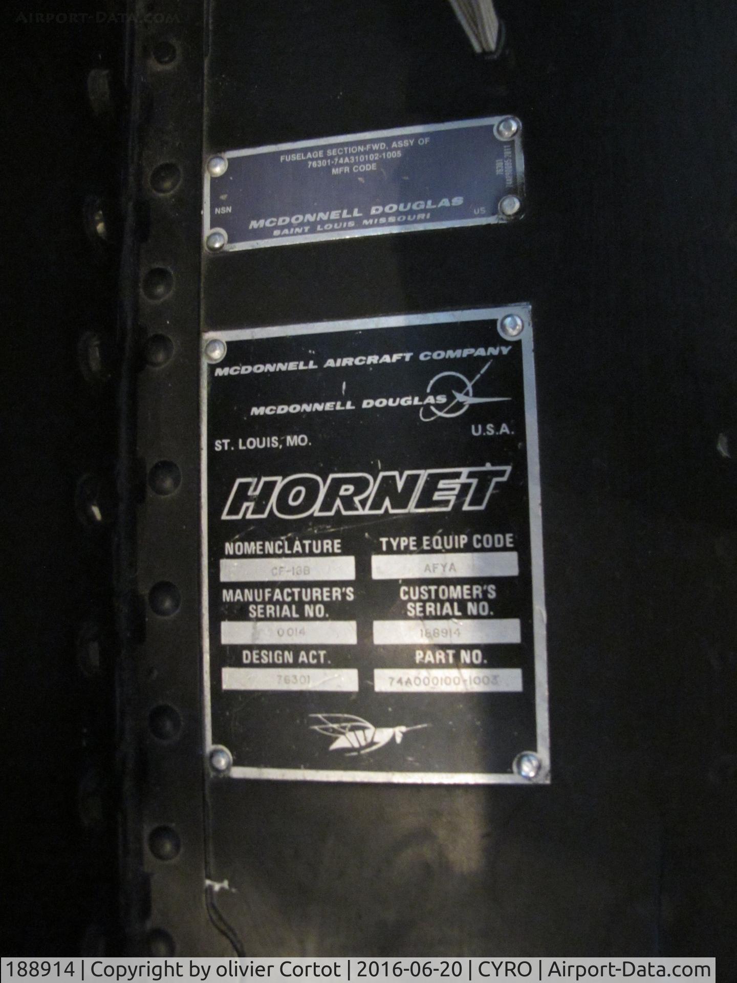 188914, 1983 McDonnell Douglas CF-188B Hornet C/N 175/B038, the data plate