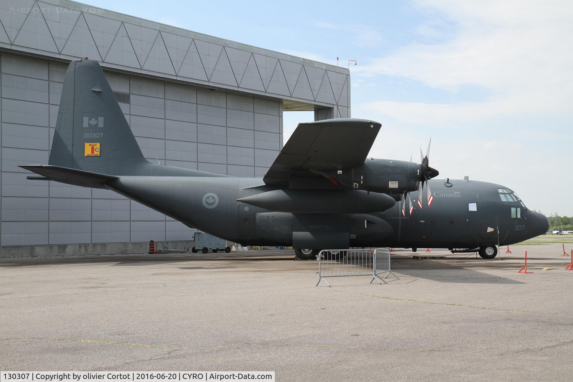 130307, 1965 Lockheed CC-130E Hercules C/N 382-4041, now at the Ottawa air museum