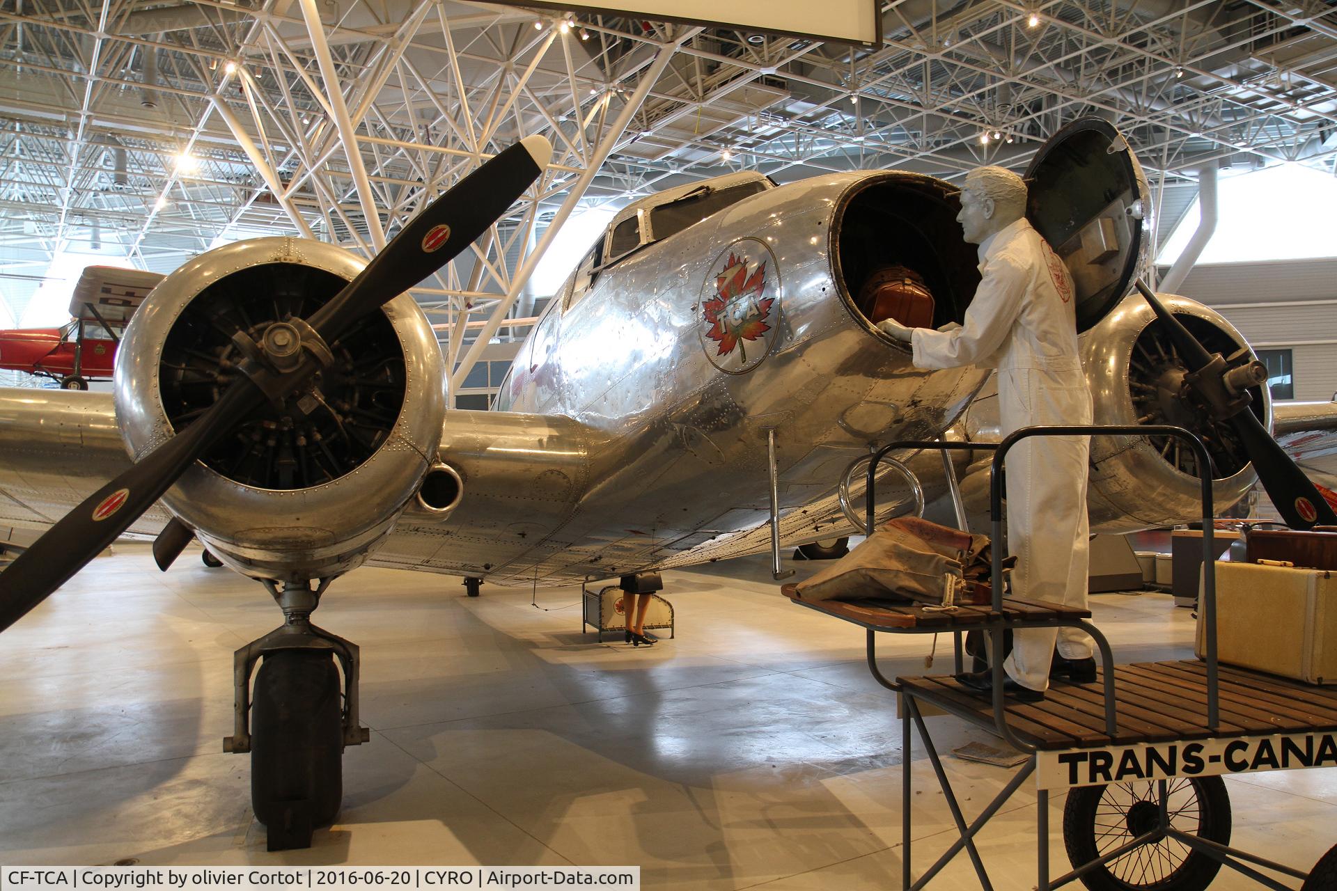 CF-TCA, 1937 Lockheed 10A Electra C/N 1112, nice diorama