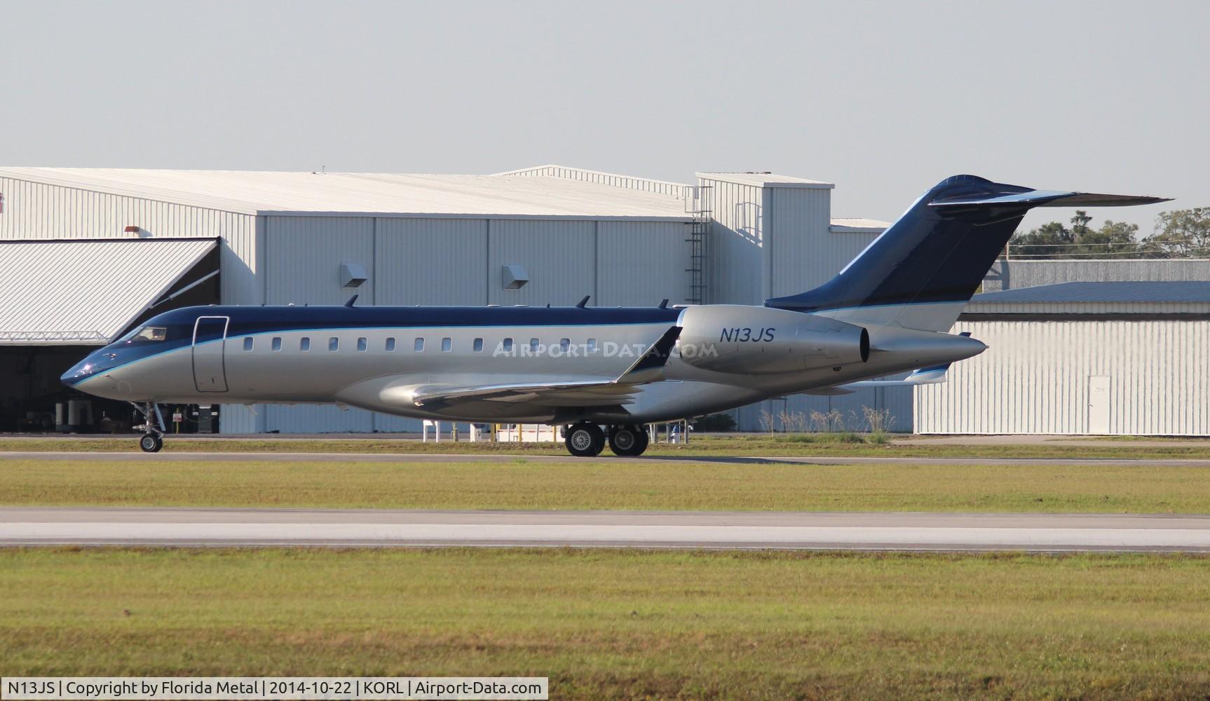 N13JS, 2005 Bombardier BD-700-1A10 Global Express C/N 9185, NBAA 2014