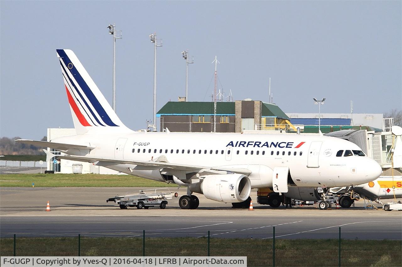 F-GUGP, 2006 Airbus A318-111 C/N 2967, Airbus A318-111, Boarding area, Brest-Bretagne Airport (LFRB-BES