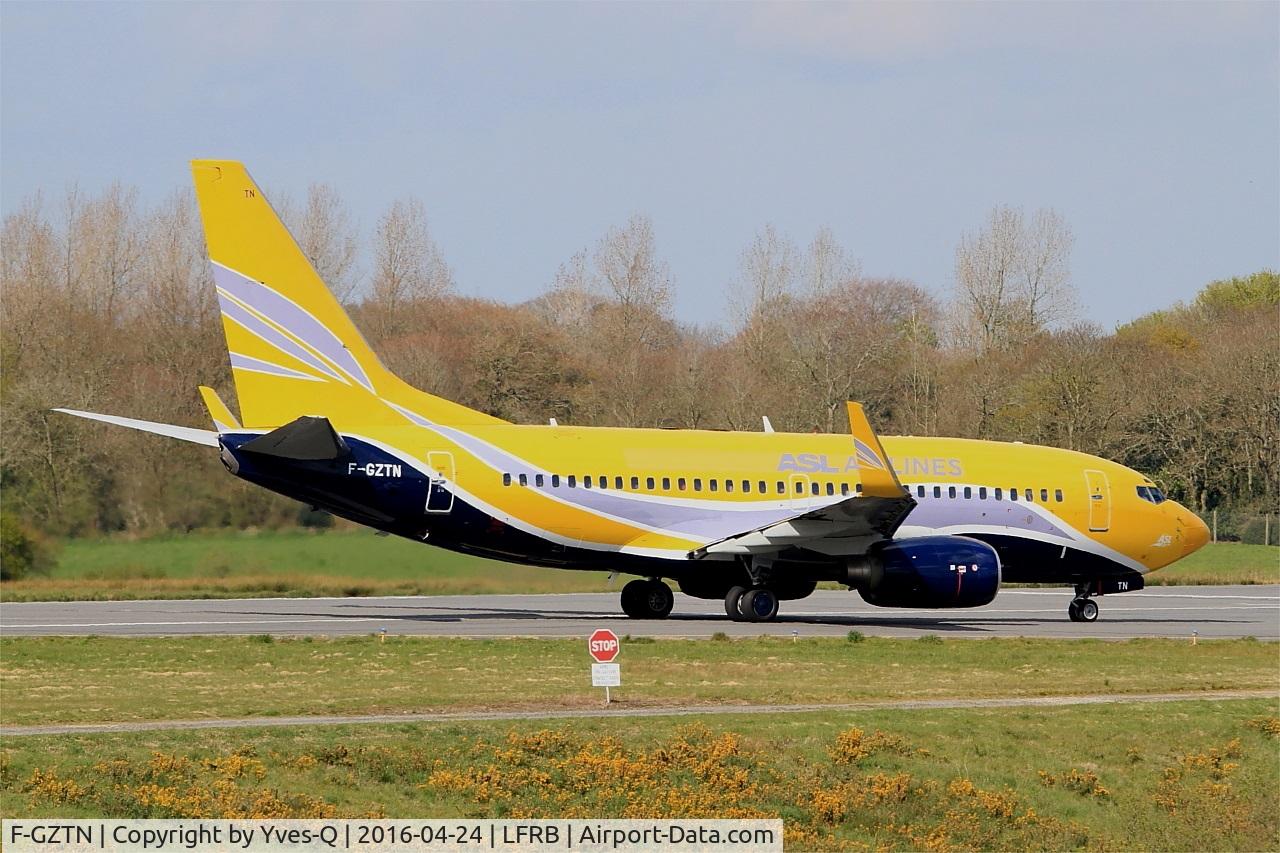 F-GZTN, 1999 Boeing 737-73S C/N 29080, Boeing B-737-73S, Taxiing rwy 25L, Brest-Bretagne airport (LFRB-BES)
