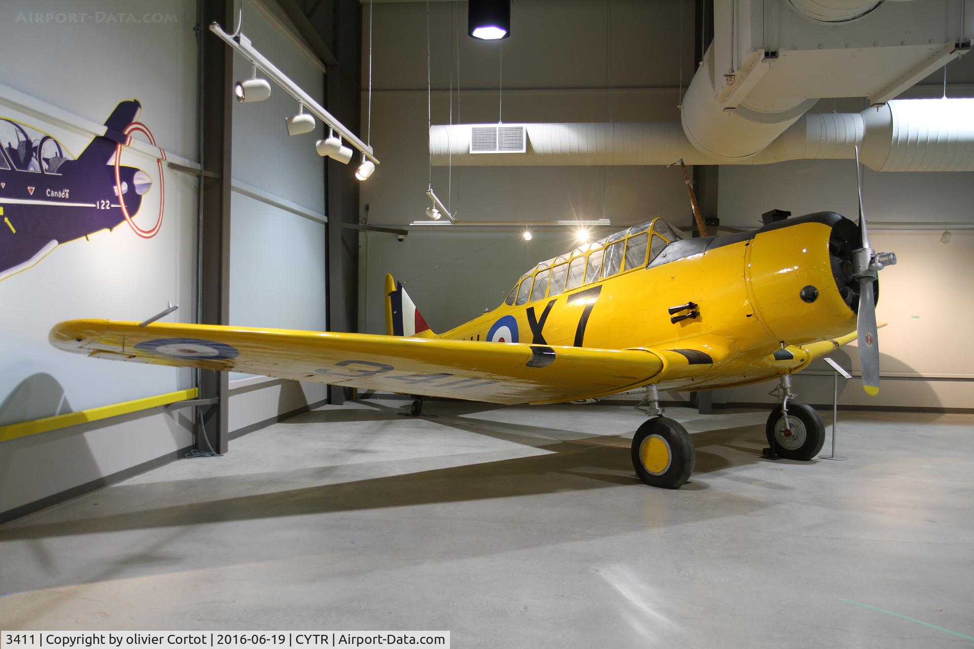 3411, North American NA-64 Yale C/N 64-2167, june 2016