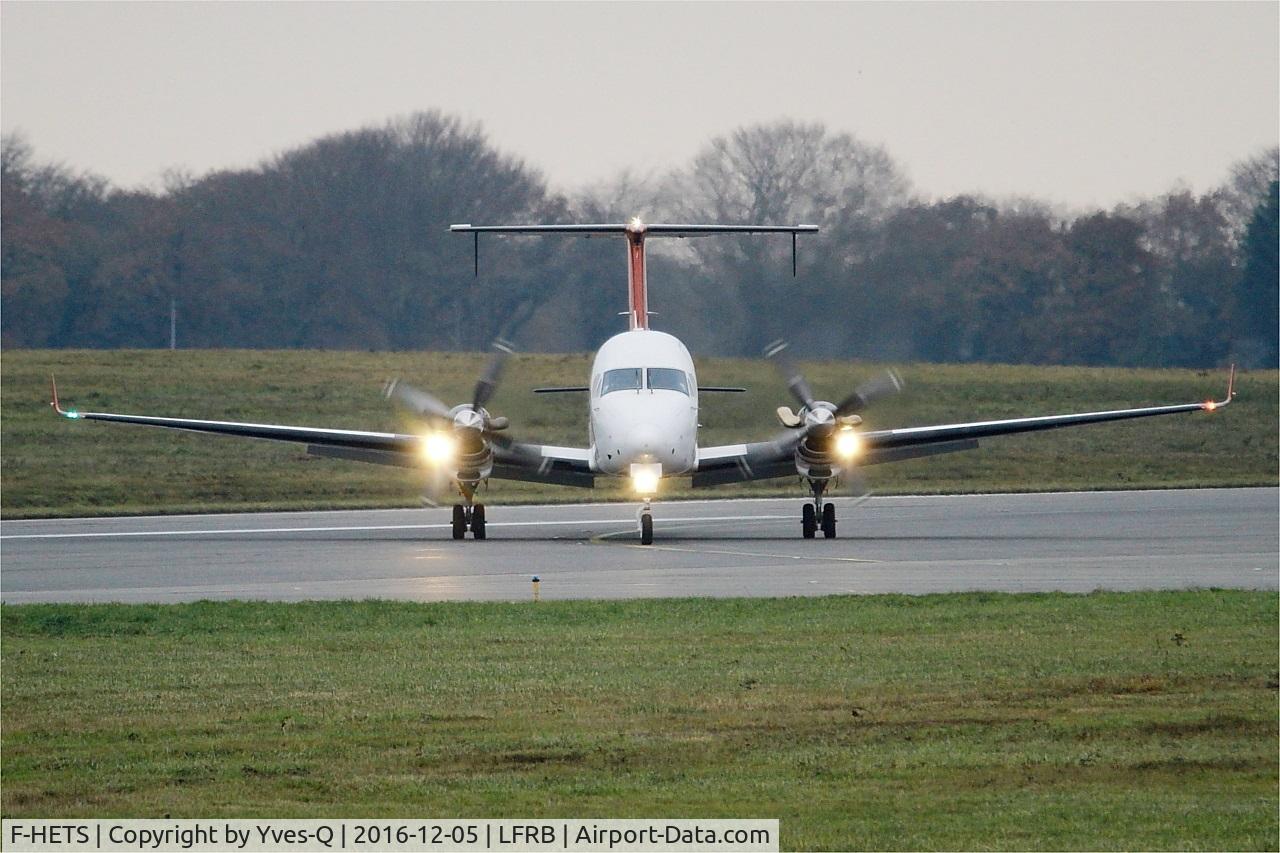 F-HETS, 1999 Raytheon 1900D C/N UE-360, Raytheon Aircraft Company 1900D, U-turn rwy  25L, Brest-Bretagne Airport (LFRB-BES)