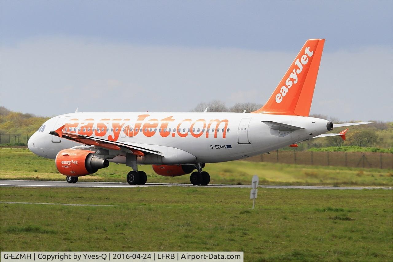 G-EZMH, 2003 Airbus A319-111 C/N 2053, Airbus A319-111, Take off run rwy 25L, Brest-Bretagne airport (LFRB-BES)