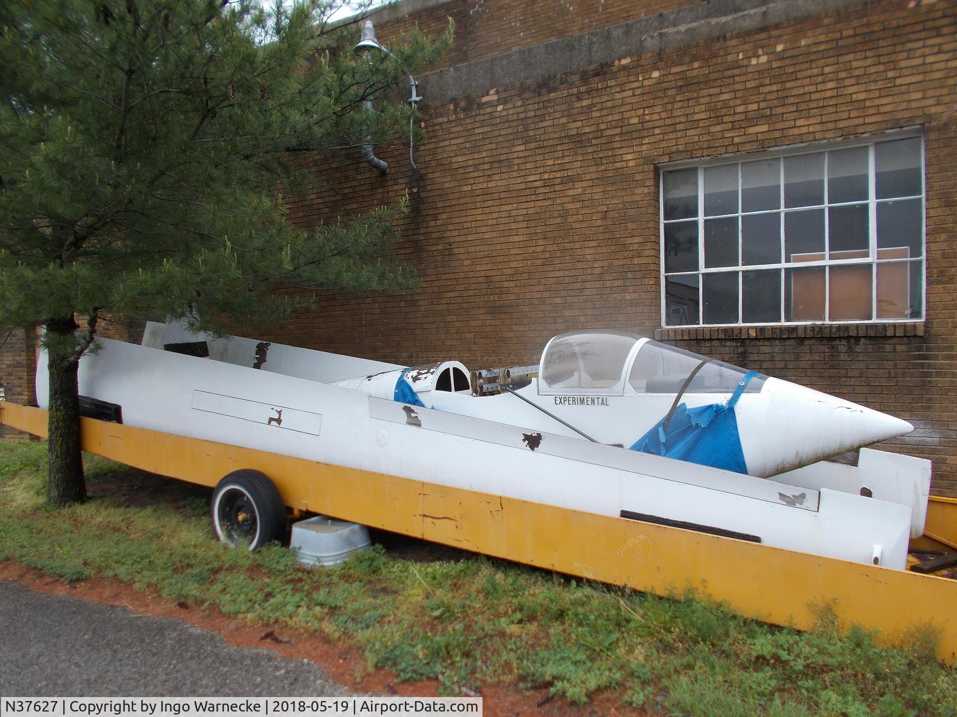 N37627, 1981 Steckler Stephen T TERN C/N S.T.S. 1, Steckler Tern, disassembled on trailer, awaiting restoration, outside the Greater St. Louis Air and Space Museum, Cahokia Il