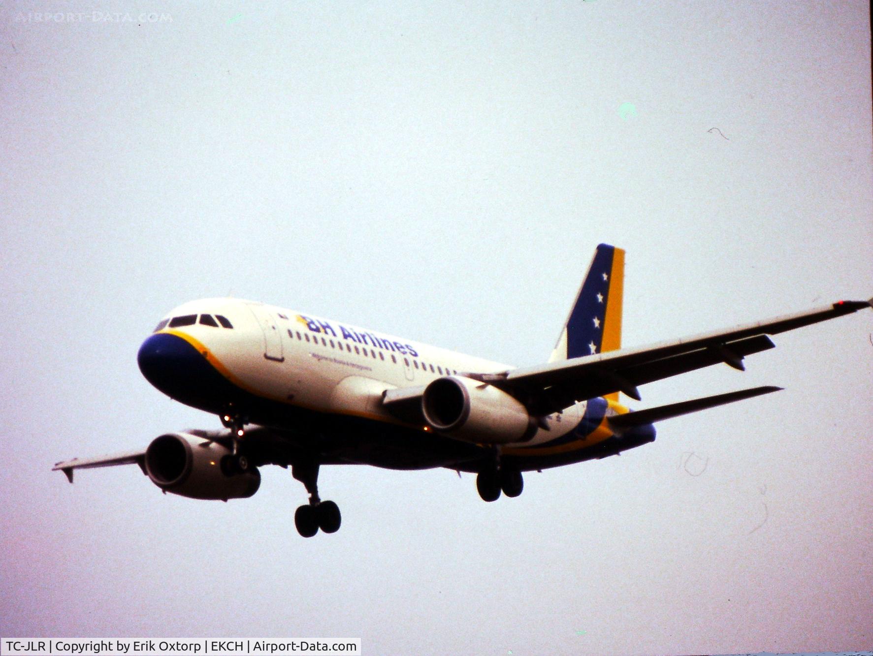 TC-JLR, 2007 Airbus A319-132 C/N 3142, TC-JLR Landing rw 22L
Scanned slide