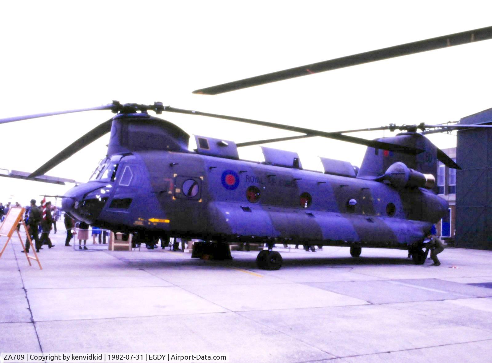 ZA709, 1981 Boeing Vertol Chinook HC.2 C/N M/A021/B-840/M7028, On static display at the 1982 Yeovilton air show.